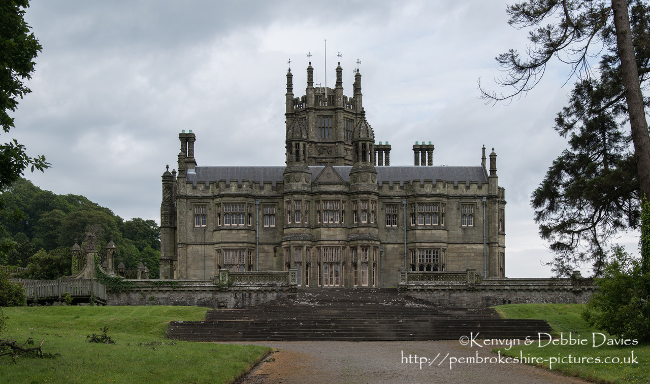 Built between 1830 and 1840, Margam Castle is actually a country house built in the Tudor Gothic style. It is currently used for location filming of Dr. Who and Da Vinci's Demons.